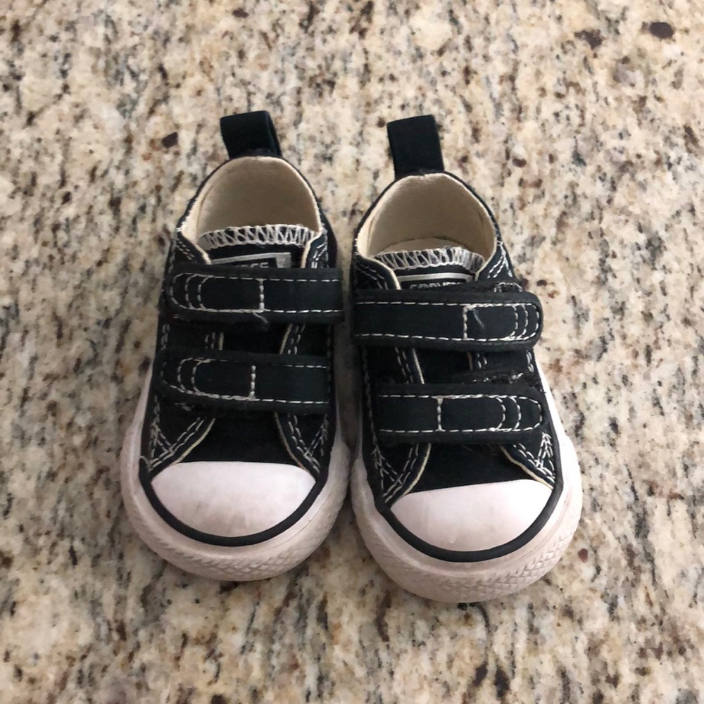 Toddler black converse all stars